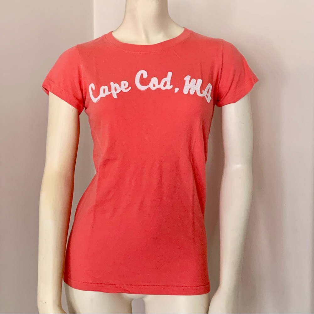 Cuffy’s of Cape Cod salmon white embroidered short sleeve T-shirt Y2K coral